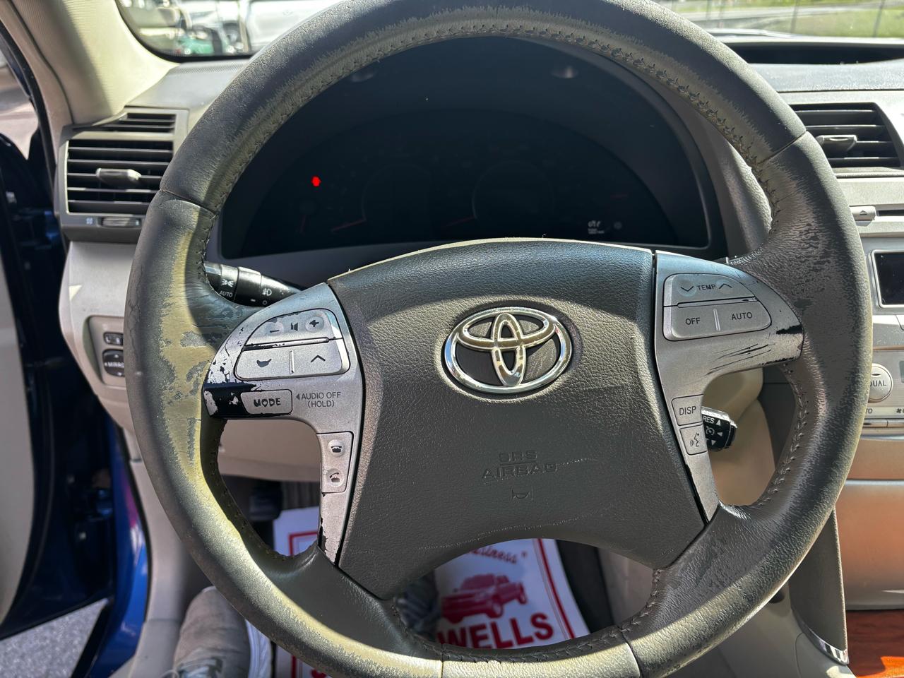 Toyota Camry Base 6-Spd AT 2011