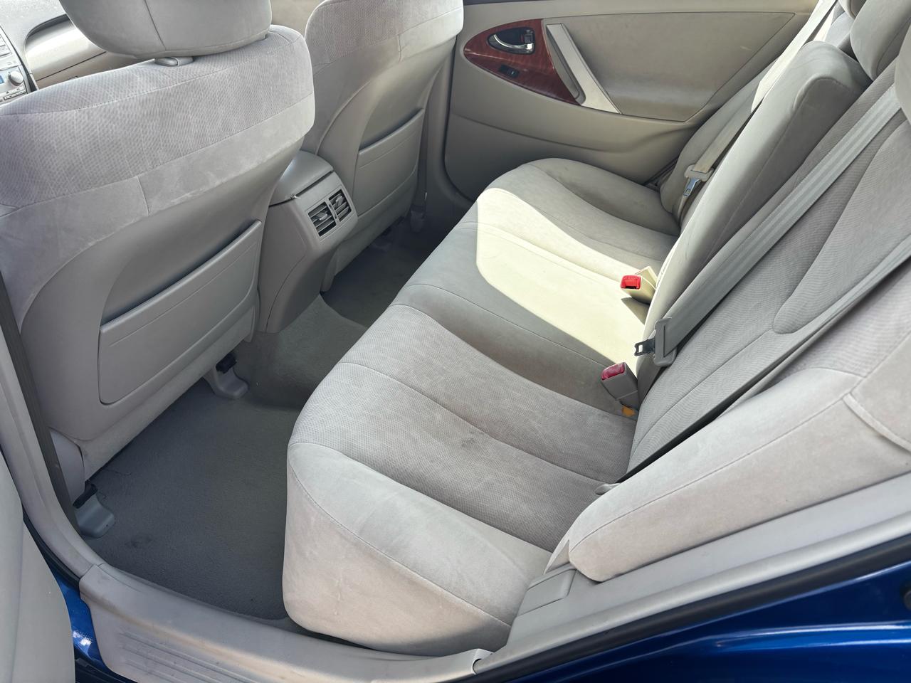 Toyota Camry Base 6-Spd AT 2011