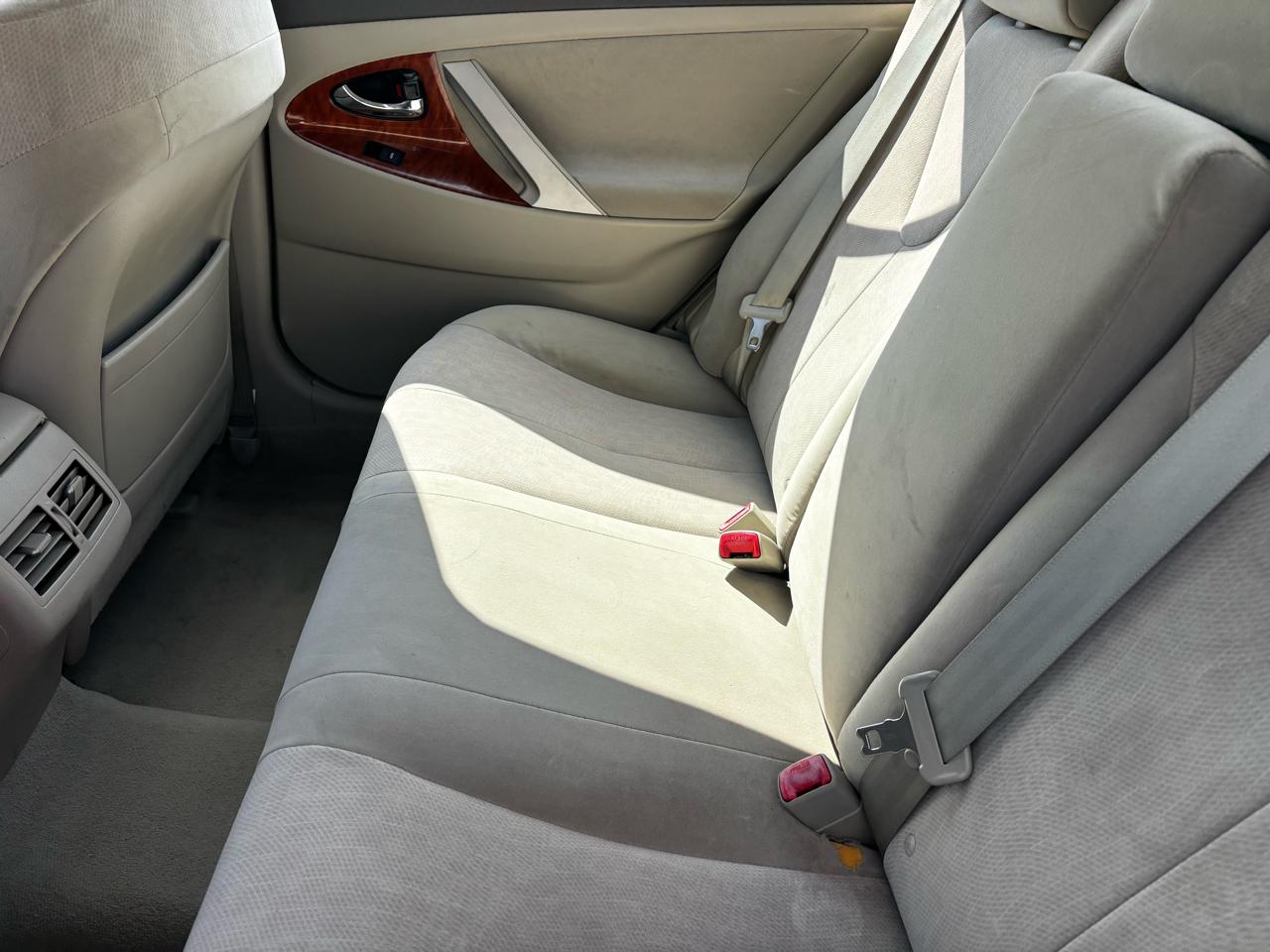 Toyota Camry Base 6-Spd AT 2011