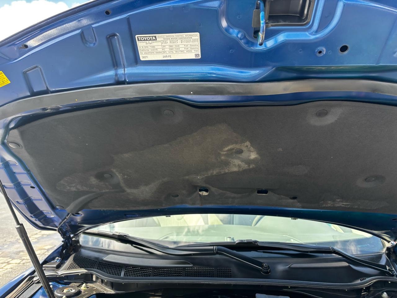 Toyota Camry Base 6-Spd AT 2011