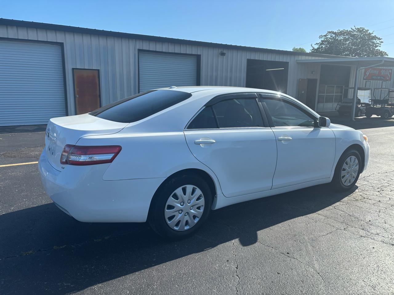 Toyota Camry Base 6-Spd AT 2011