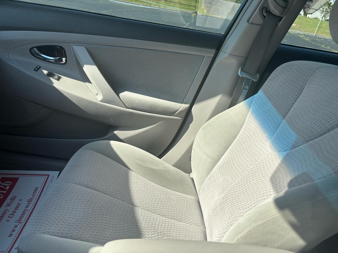 Toyota Camry Base 6-Spd AT 2011