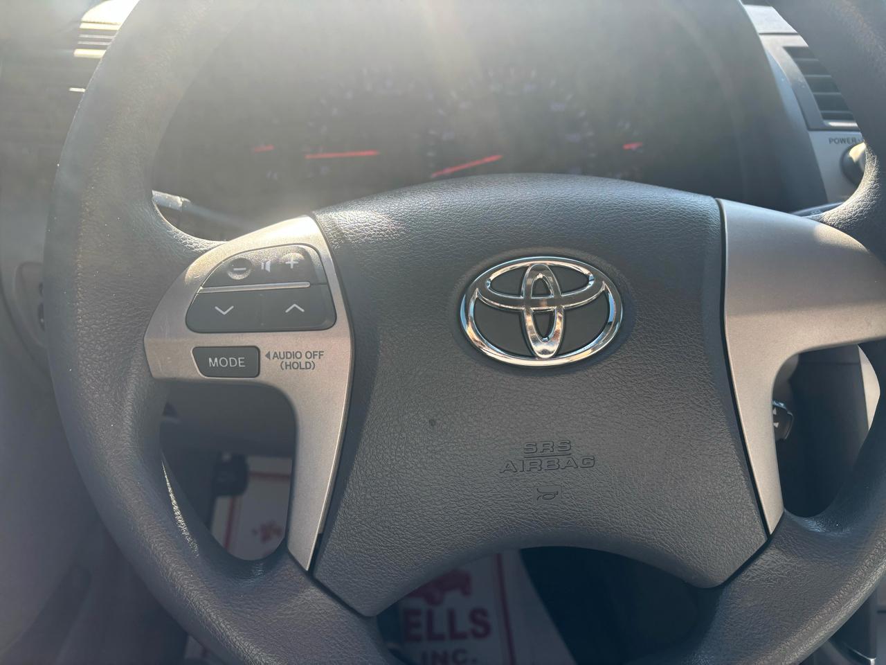 Toyota Camry Base 6-Spd AT 2011