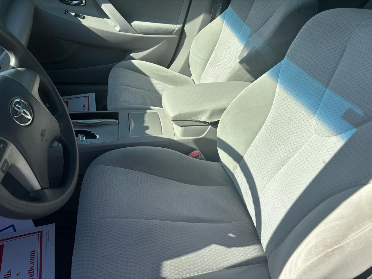 Toyota Camry Base 6-Spd AT 2011