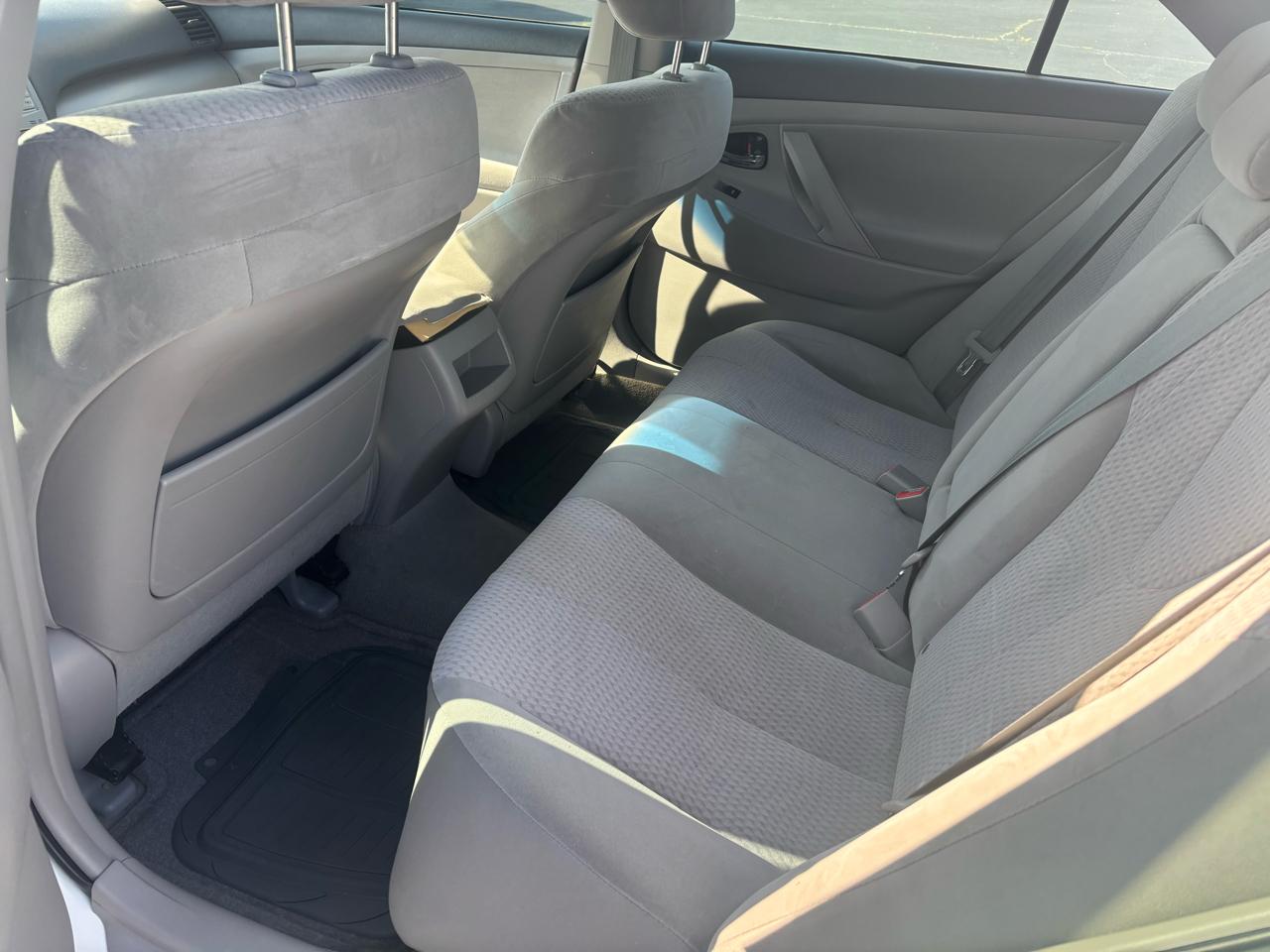 Toyota Camry Base 6-Spd AT 2011