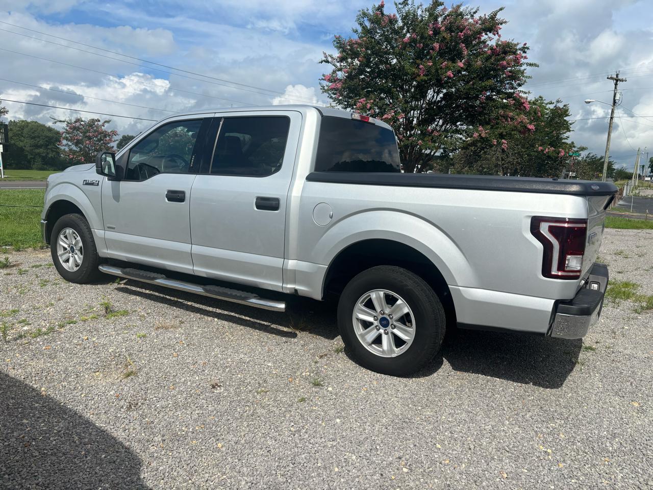Ford F-150 2WD SuperCrew 145" XLT 2016