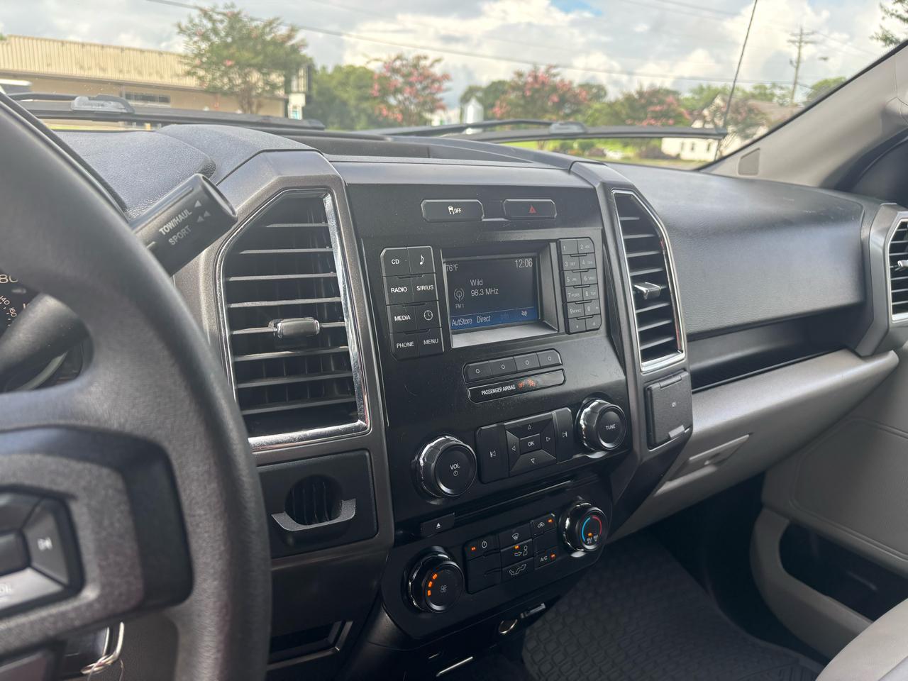 Ford F-150 2WD SuperCrew 145" XLT 2016