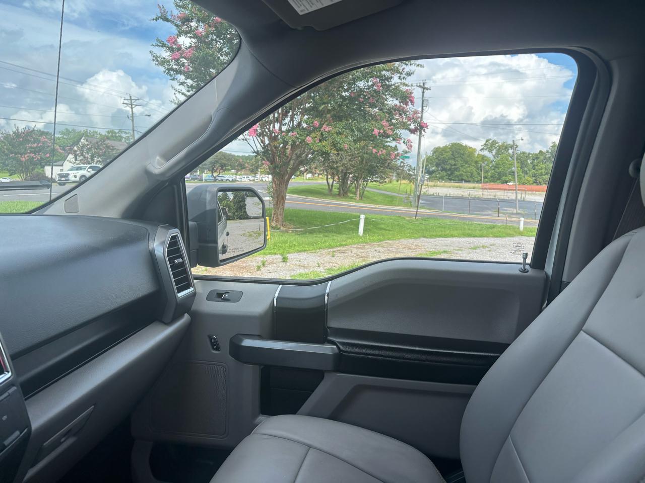 Ford F-150 2WD SuperCrew 145" XLT 2016