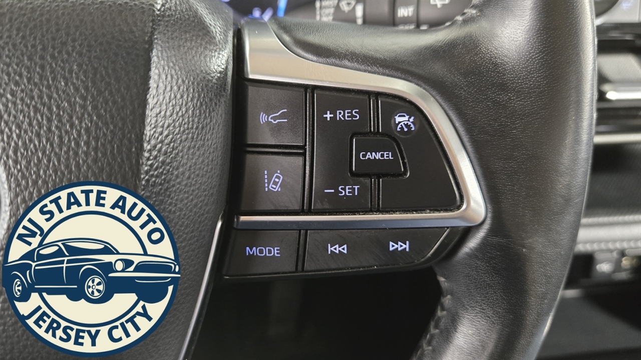 Toyota Highlander Hybrid XLE AWD 2020 Toyota Highlander Hybrid XLE AWD 2020