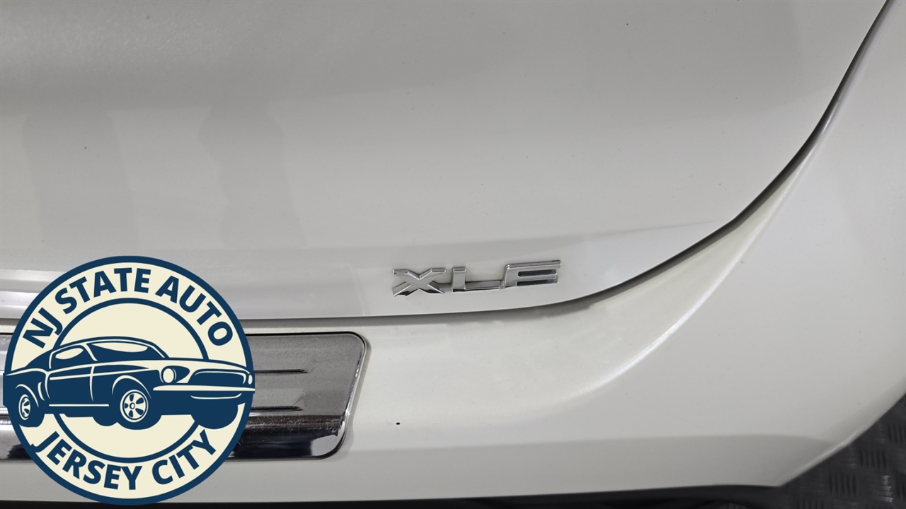 Toyota Highlander Hybrid XLE AWD 2020 Toyota Highlander Hybrid XLE AWD 2020