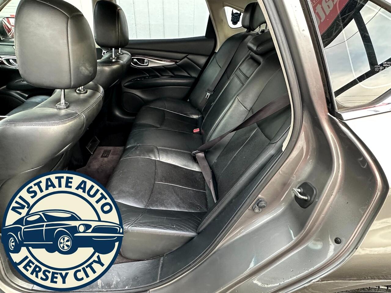 Infiniti M M37x 2011