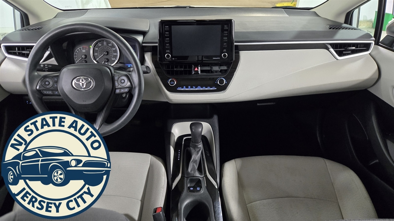 Toyota Corolla LE 2022