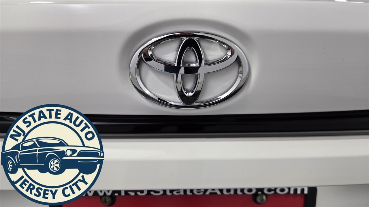 Toyota Corolla LE 2022