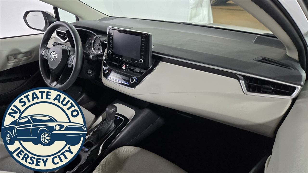 Toyota Corolla LE 2022