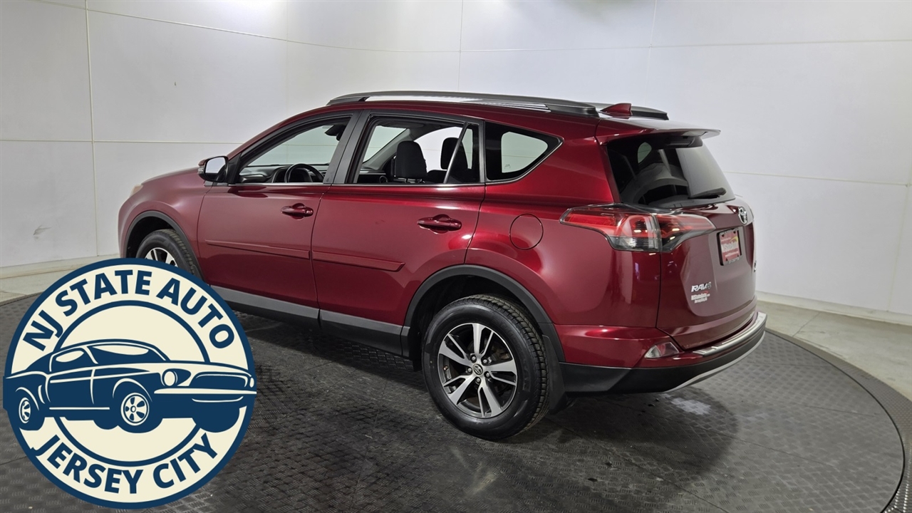 Toyota RAV4 XLE AWD 2018