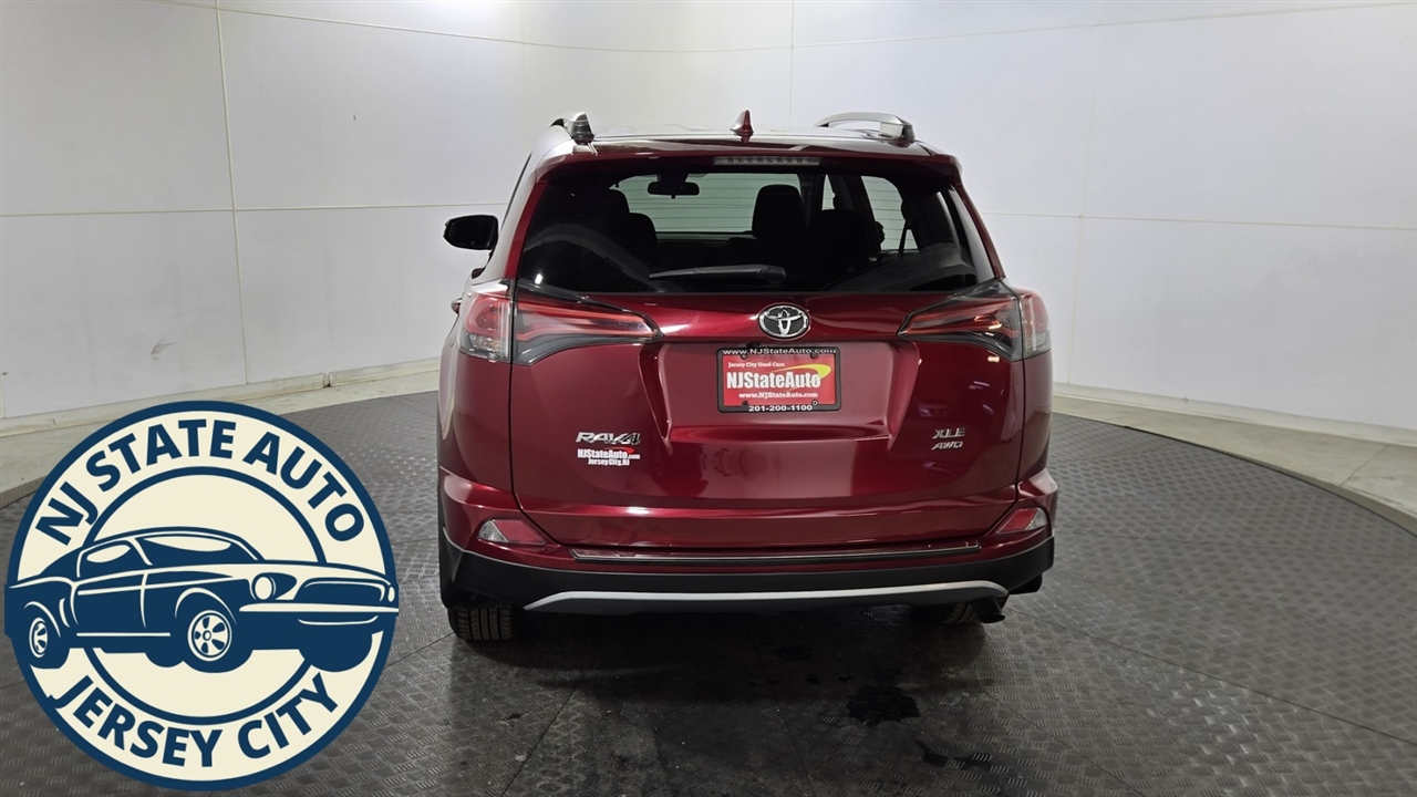 Toyota RAV4 XLE AWD 2018