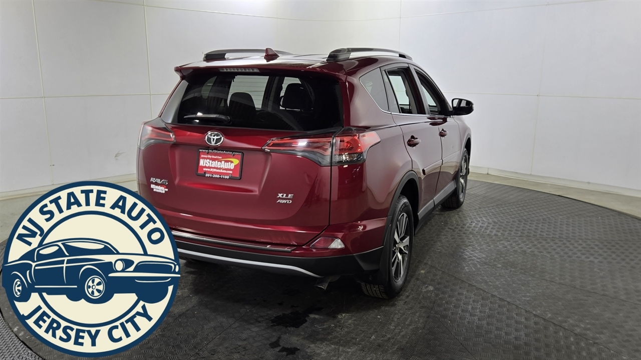 Toyota RAV4 XLE AWD 2018