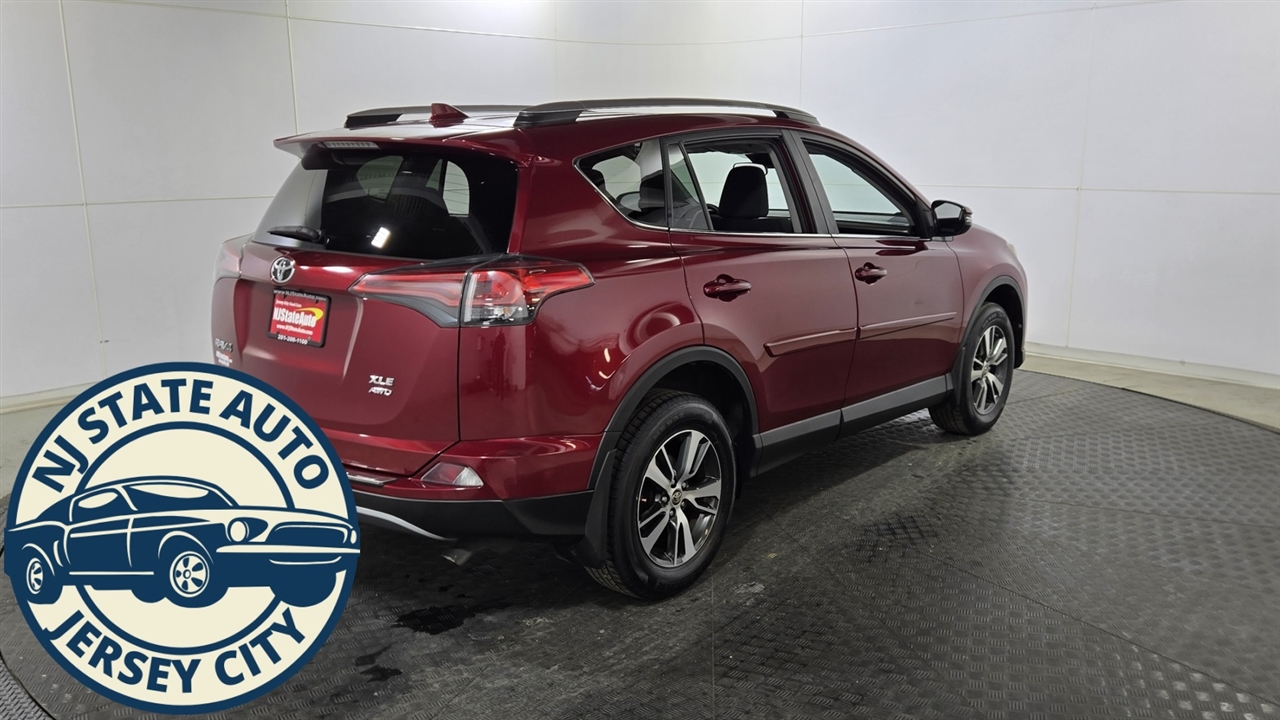 Toyota RAV4 XLE AWD 2018