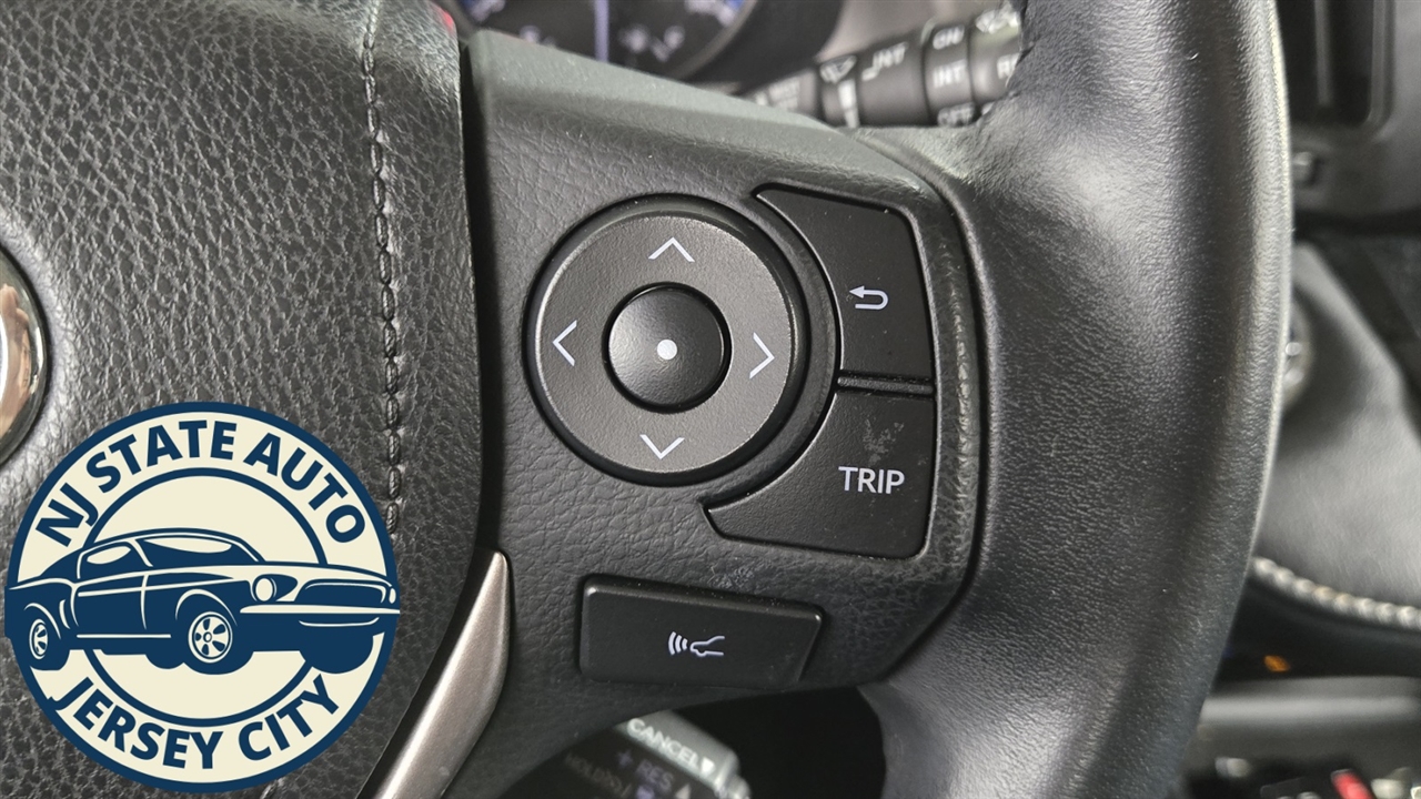 Toyota RAV4 XLE AWD 2018