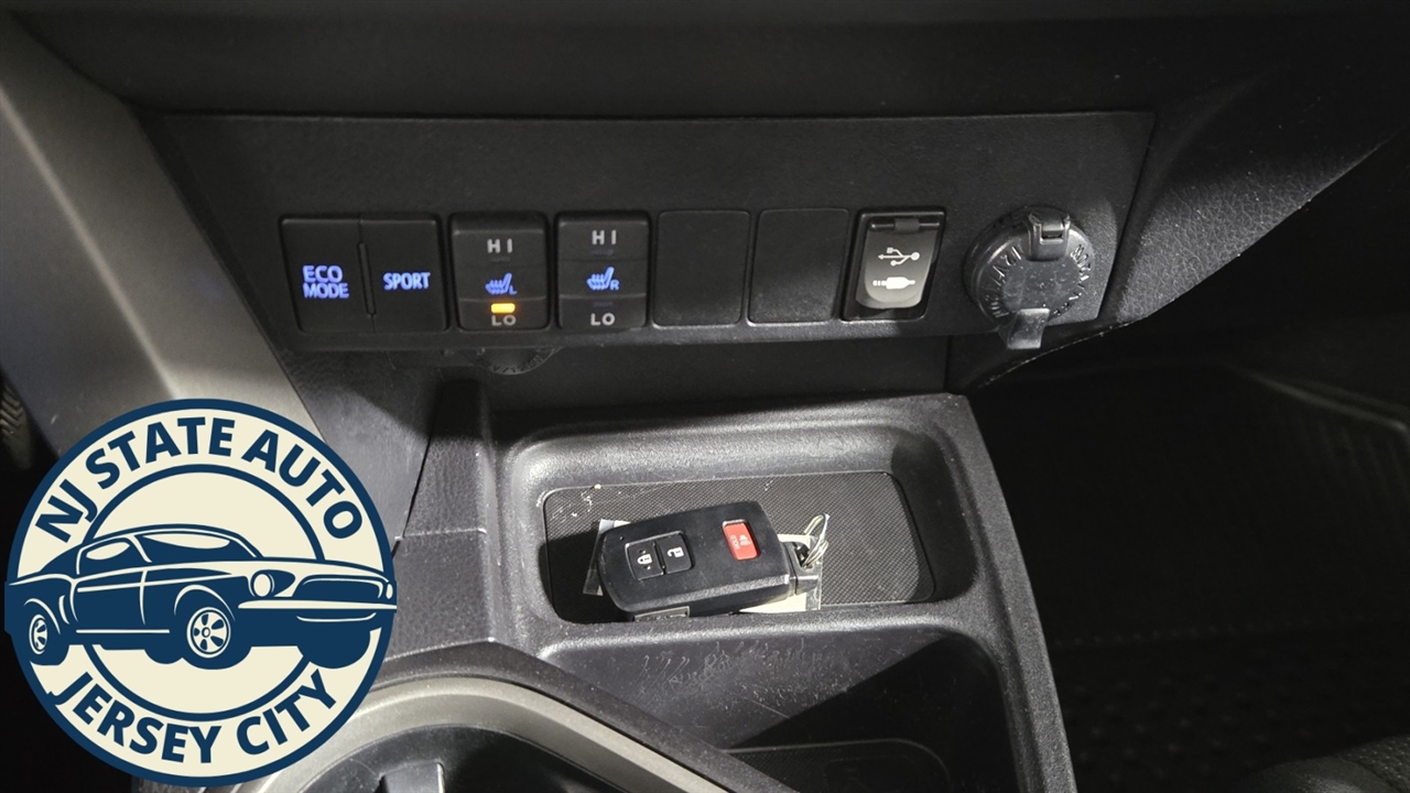 Toyota RAV4 XLE AWD 2018