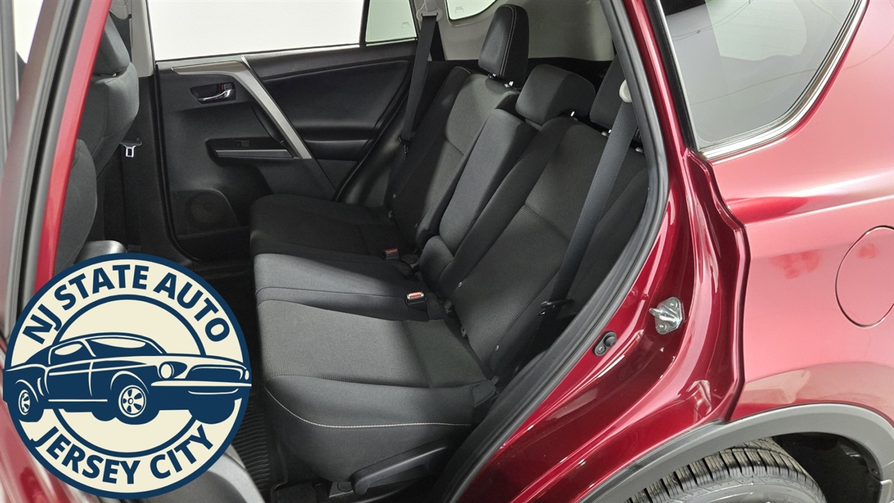 Toyota RAV4 XLE AWD 2018