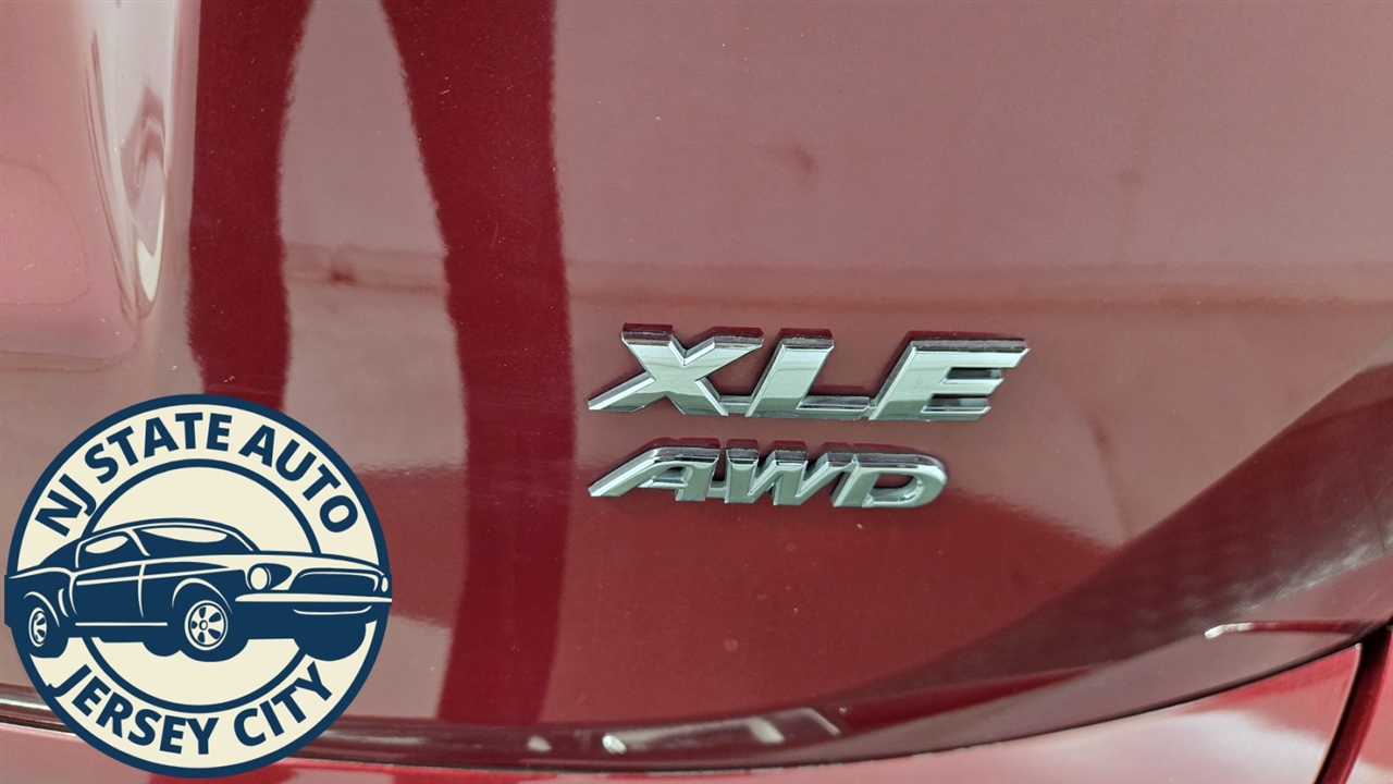 Toyota RAV4 XLE AWD 2018