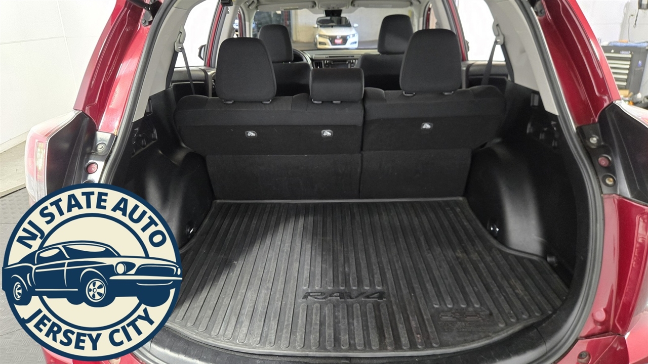 Toyota RAV4 XLE AWD 2018