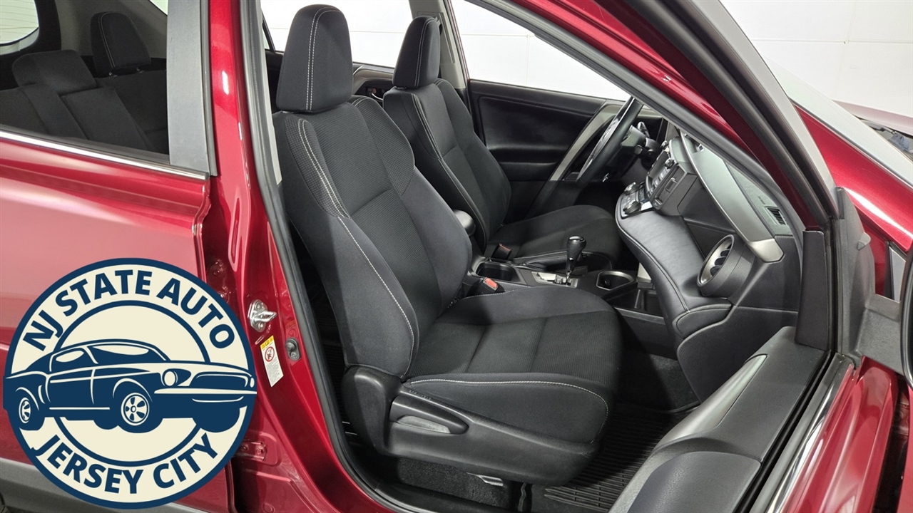 Toyota RAV4 XLE AWD 2018