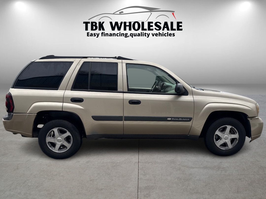 Chevrolet TrailBlazer LS 2WD 2004