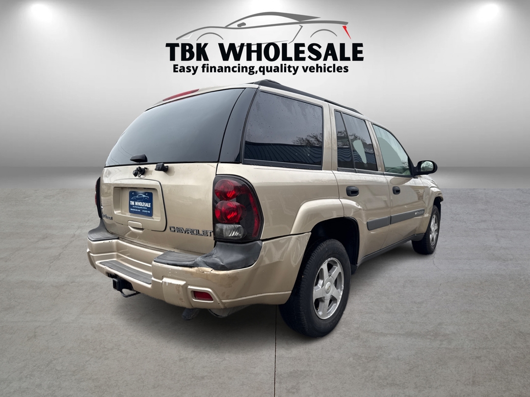 Chevrolet TrailBlazer LS 2WD 2004