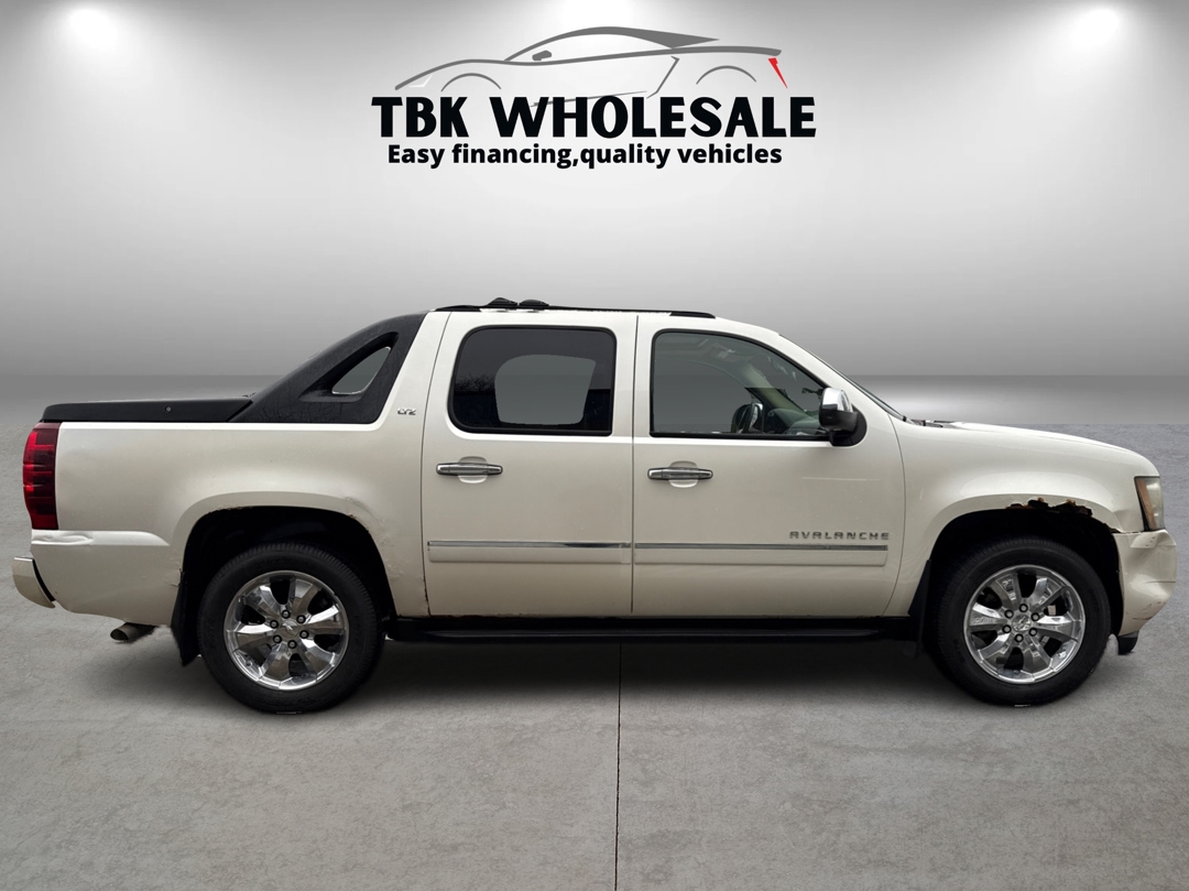 Chevrolet Avalanche LTZ 4WD 2010