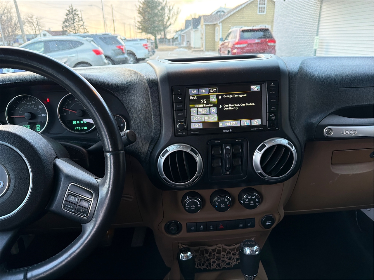 Jeep Wrangler Unlimited Sahara 4WD 2013