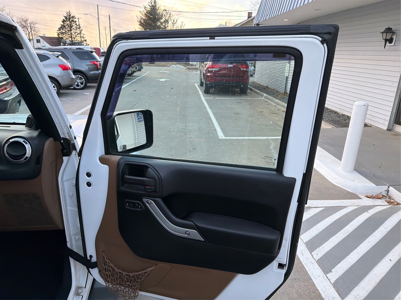 Jeep Wrangler Unlimited Sahara 4WD 2013