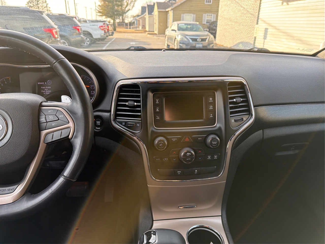 Jeep Grand Cherokee Laredo 4WD 2015