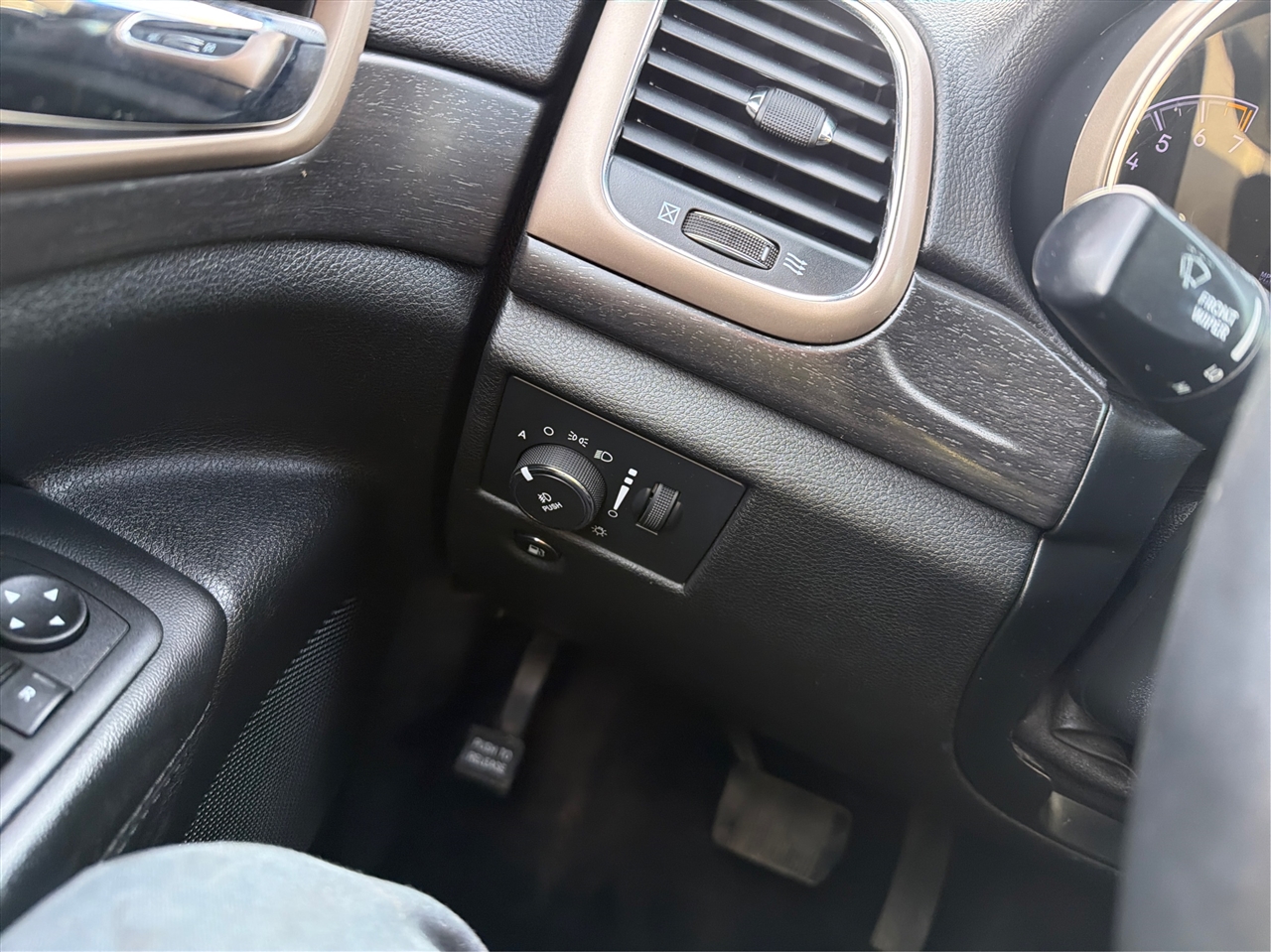 Jeep Grand Cherokee Laredo 4WD 2015