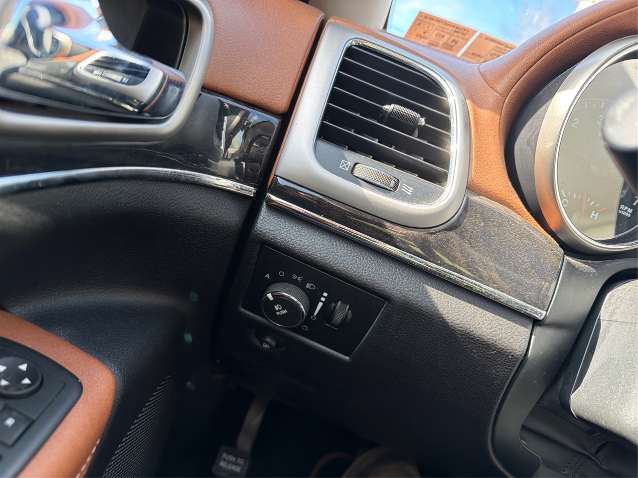 Jeep Grand Cherokee Overland 4WD 2012