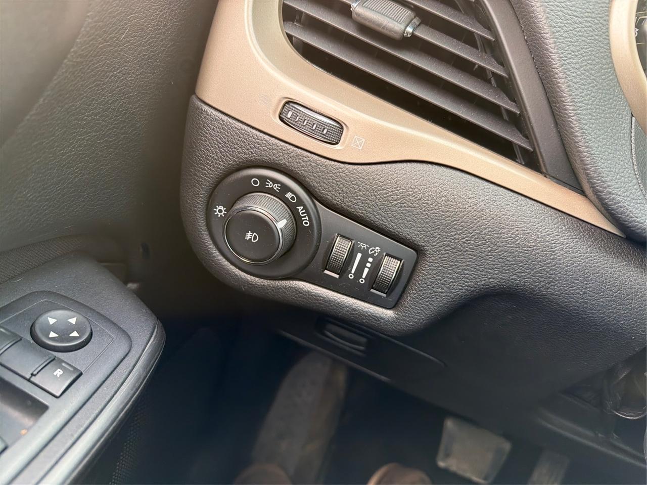 Jeep Cherokee Latitude 4WD 2015