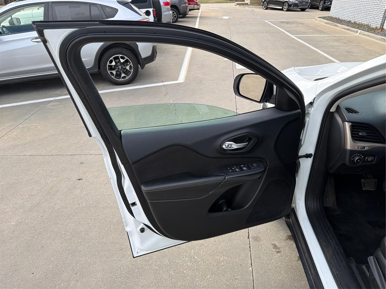 Jeep Cherokee Latitude 4WD 2015