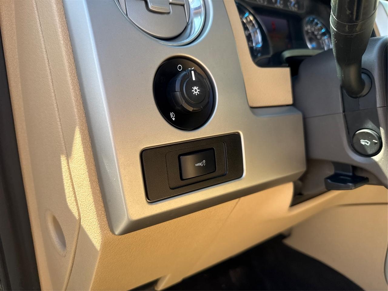 Ford F-150 XL SuperCrew 5.5-ft. Bed 4WD 2013