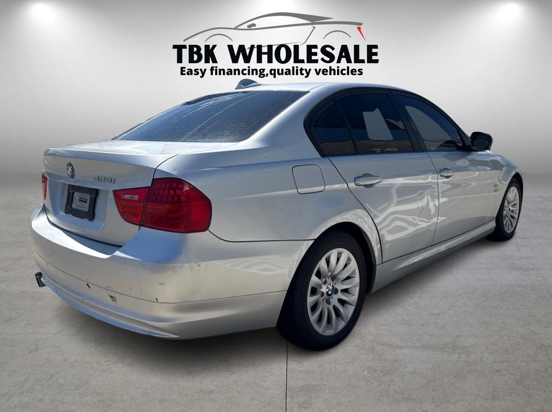 BMW 3-Series 328xi 2009