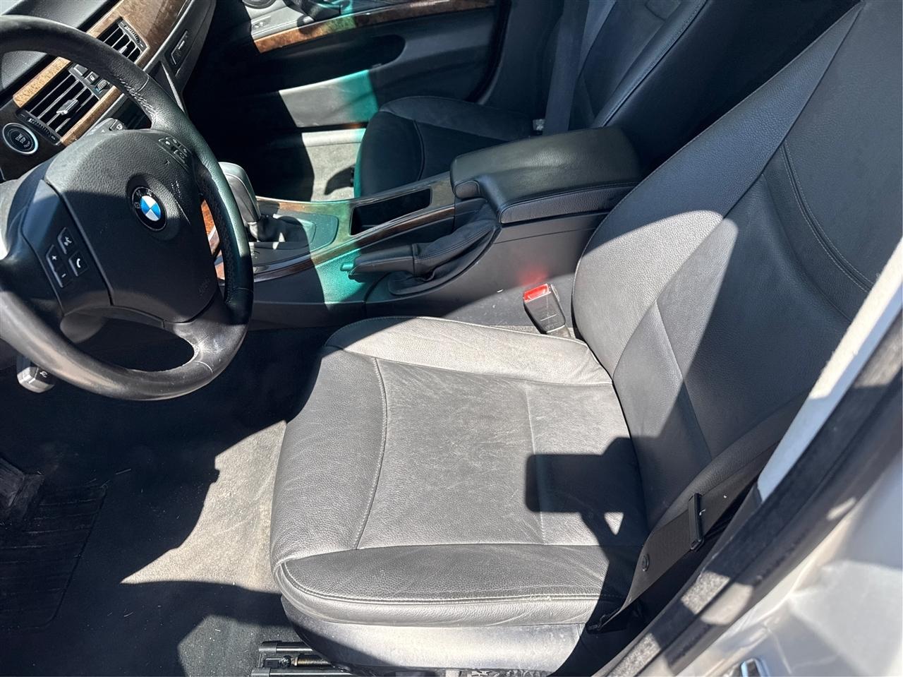 BMW 3-Series 328xi 2009