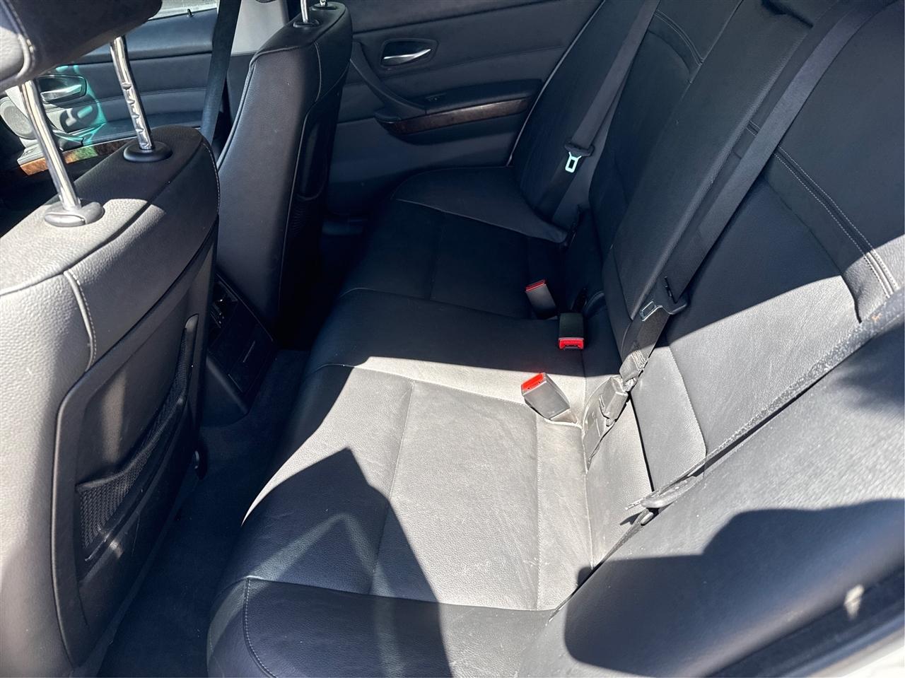 BMW 3-Series 328xi 2009