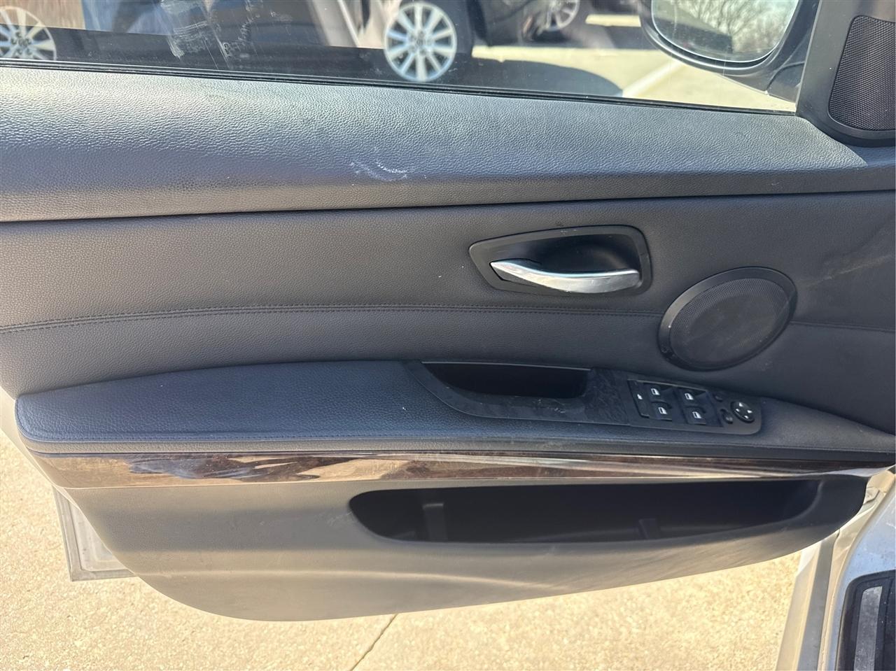 BMW 3-Series 328xi 2009