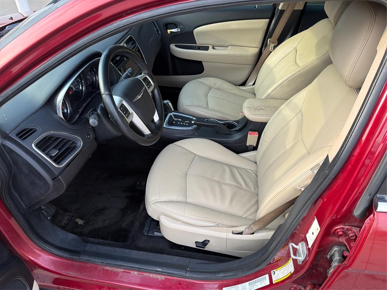 Chrysler 200 Limited 2011