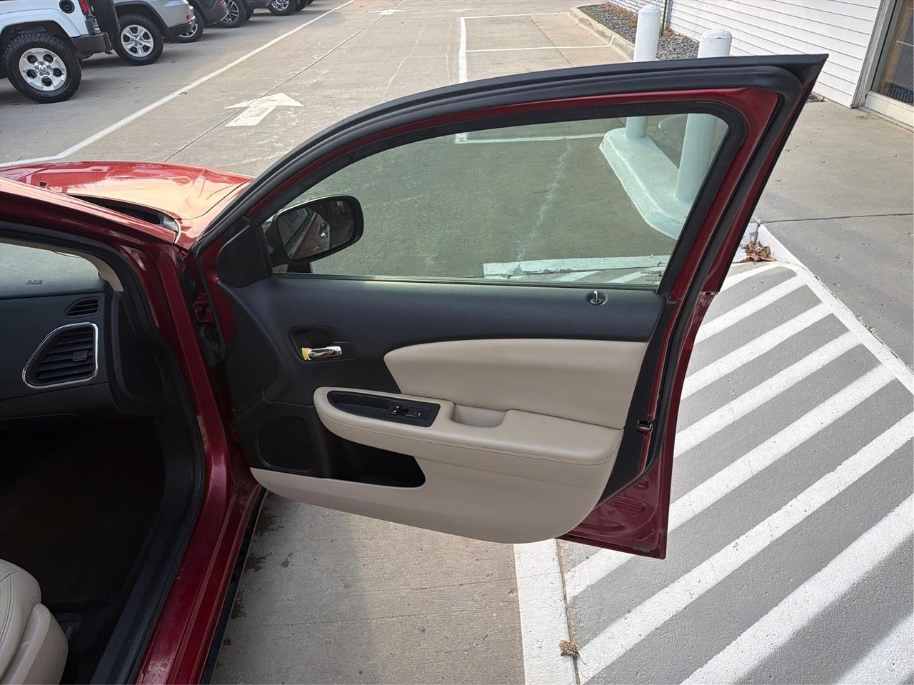 Chrysler 200 Limited 2011