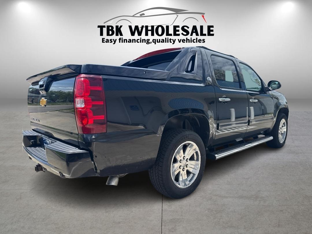 Chevrolet Avalanche LT 4WD 2013