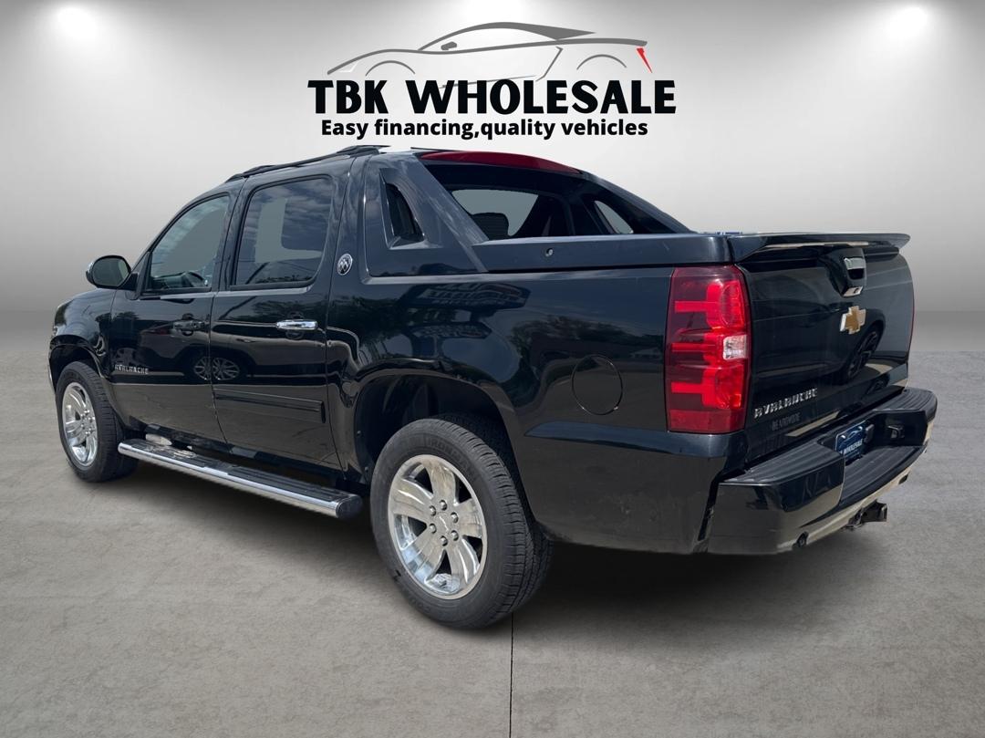 Chevrolet Avalanche LT 4WD 2013