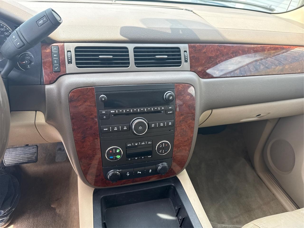 Chevrolet Avalanche LT 4WD 2013