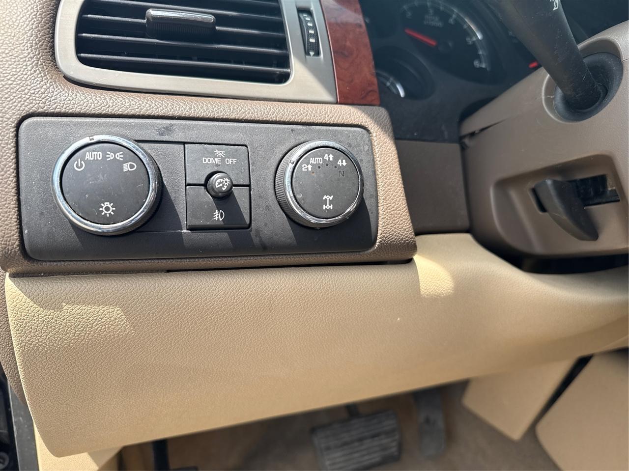 Chevrolet Avalanche LT 4WD 2013
