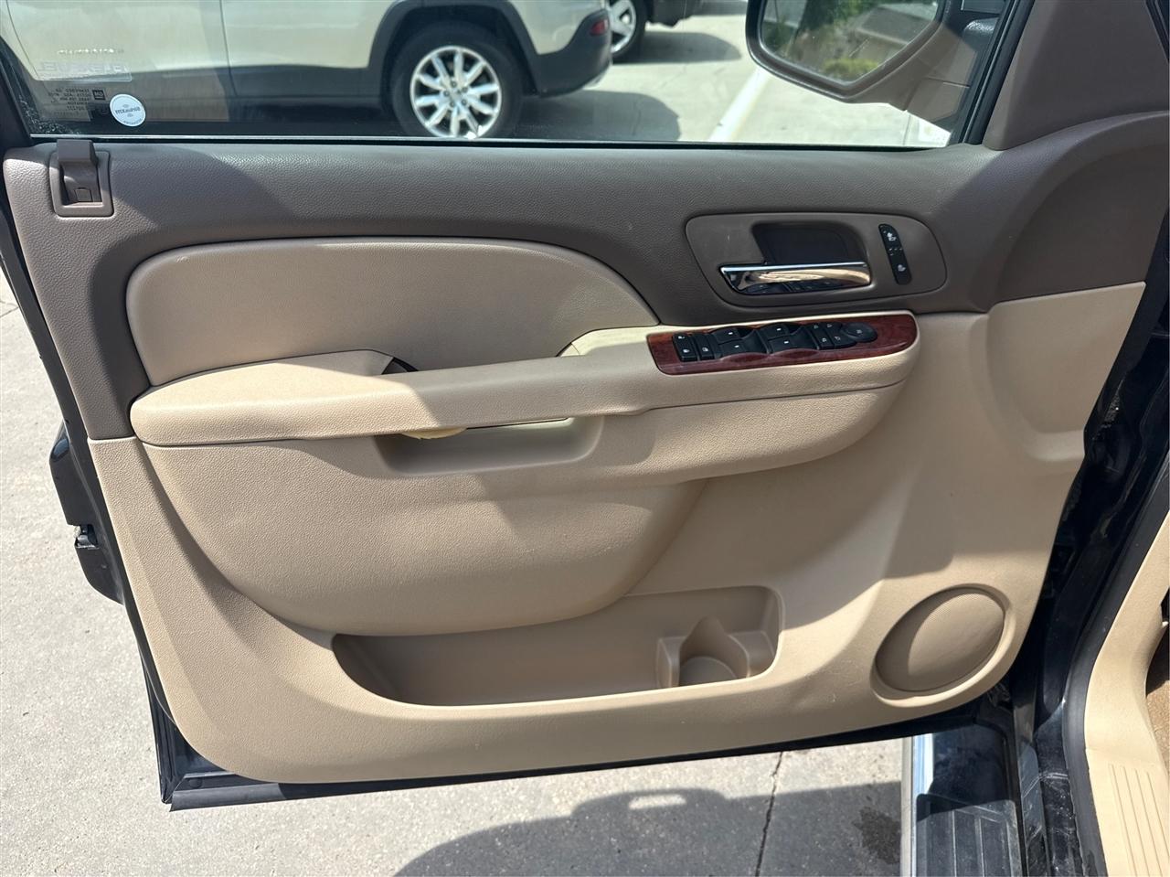Chevrolet Avalanche LT 4WD 2013